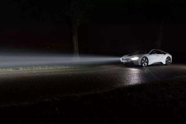 Aplicación de bombilla de faros LED de 20W LED