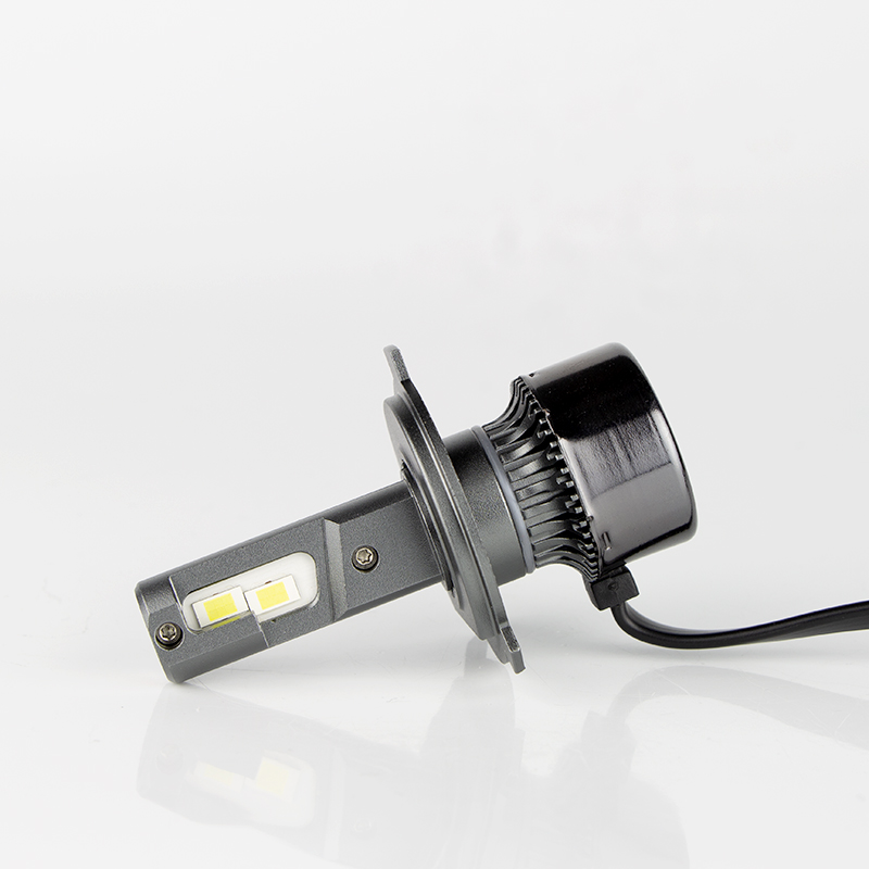 Bombilla de faro LED de calidad superior al por mayor D15 H4