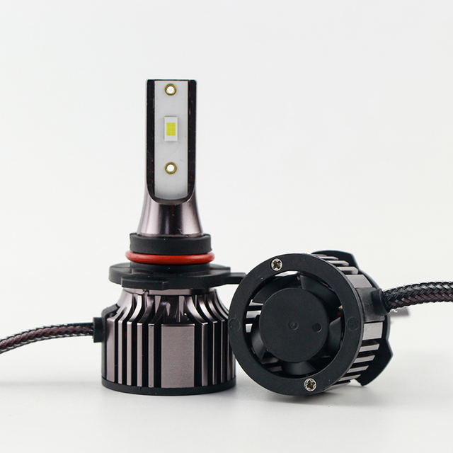 Último poderoso faro LED R8 9005