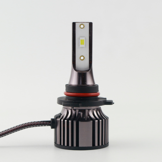 Último poderoso faro LED R8 9005